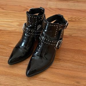 Steve Madden black stuffed croc embossed booties!